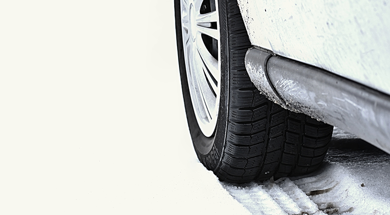 Imagen de coche en la nieve